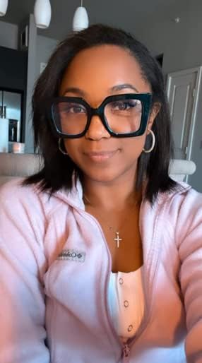商品图片 2 | B08DF5QRXC | FEISEDY Oversized Square Blue Light Blocking Glasses Eye Strain Glare Pearl Inlay Arm Cat Eye Fashion Eyewear B2639
