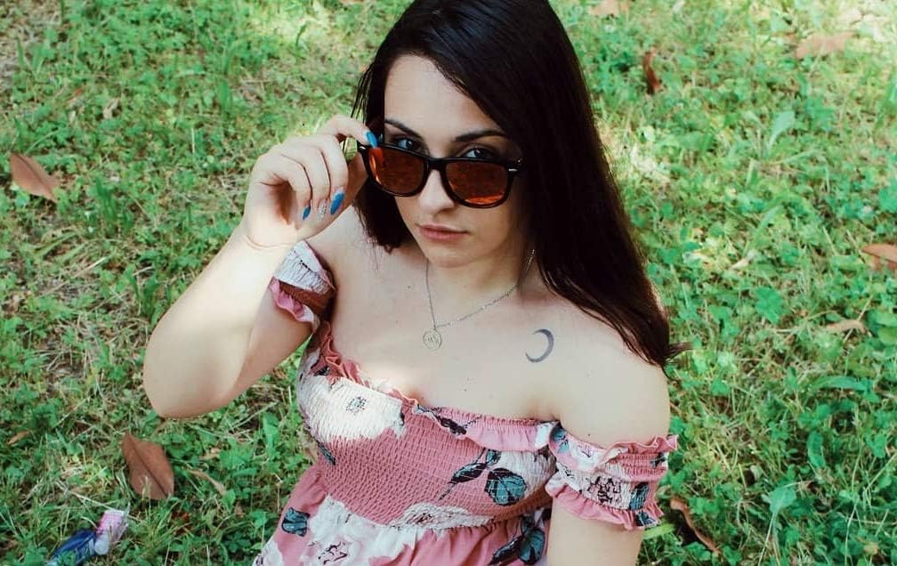 商品图片 20 | B07J2YHS4L | FEISEDY Polarized Wood Sunglasses Women Men HD UV400 Driving Fishing Golf Sunglasses B2448