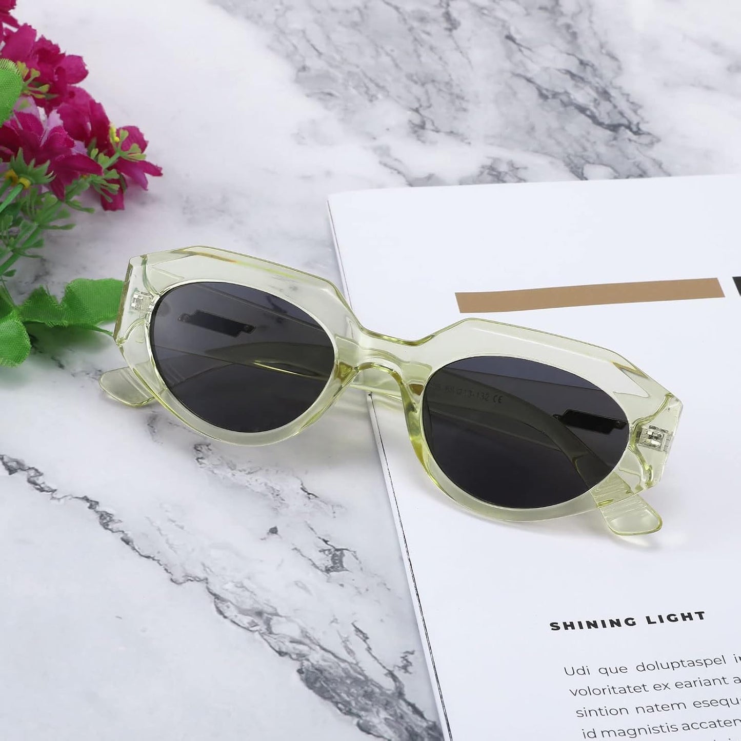 商品图片 4 | B091KBCJYG | FEISEDY Trendy Irregular Sunglasses for Women Retro Rectangle Narrow Frame Sun Glasses B2754