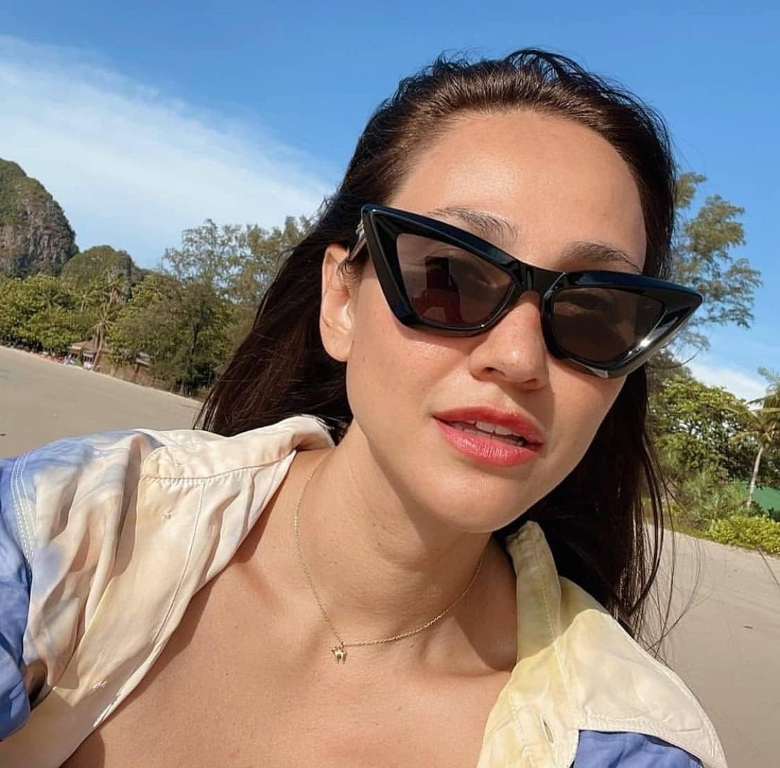 商品图片 13 | B09QKF53K5 | FEISEDY Vintage Small Cat Eye Sunglasses for Women Square Retro Cateye Eyewear B2869