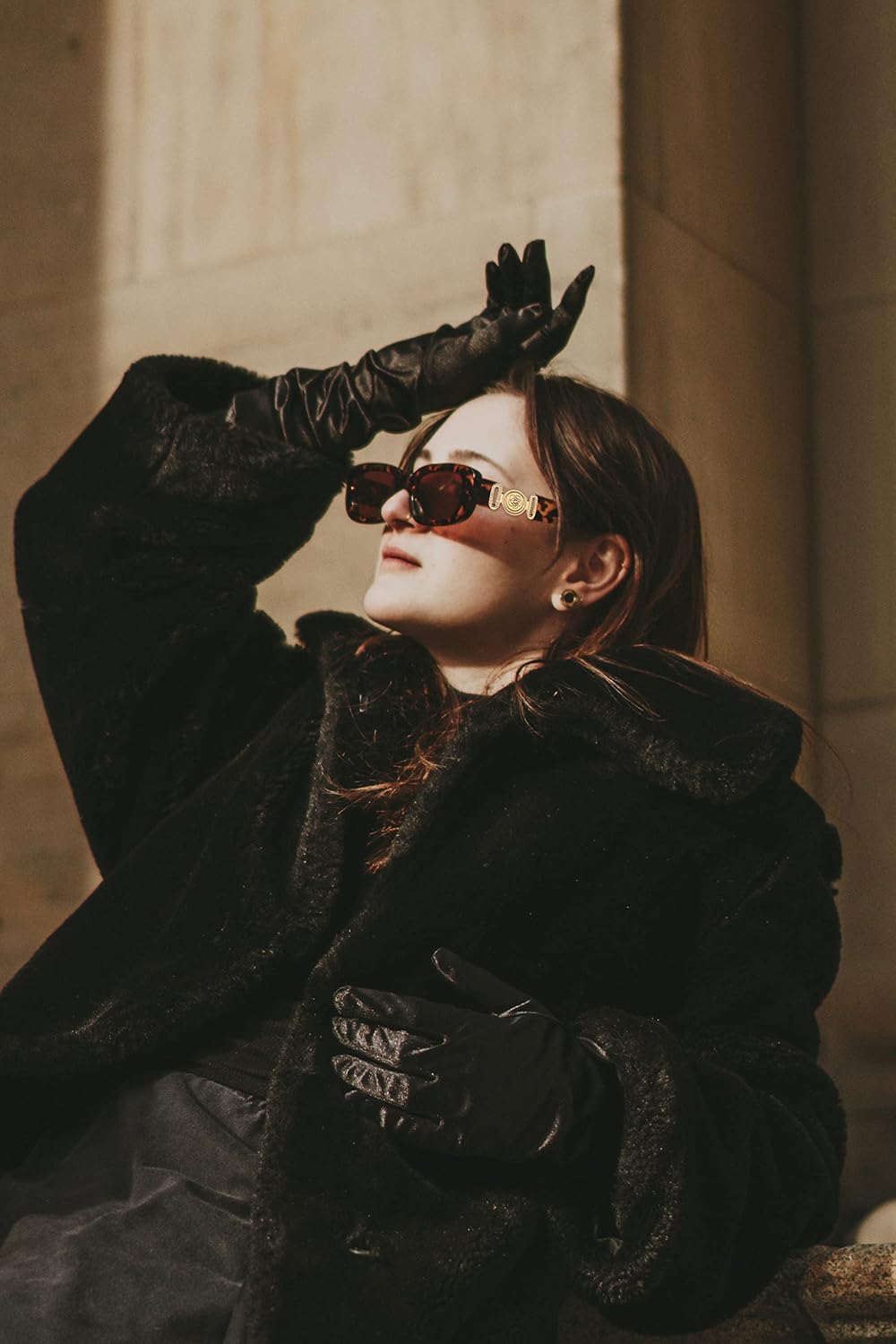 商品图片 40 | B0B5V7T75J | FEISEDY Retro Trendy Rectangle Sunglasses Women Men Narrow Shades B2322