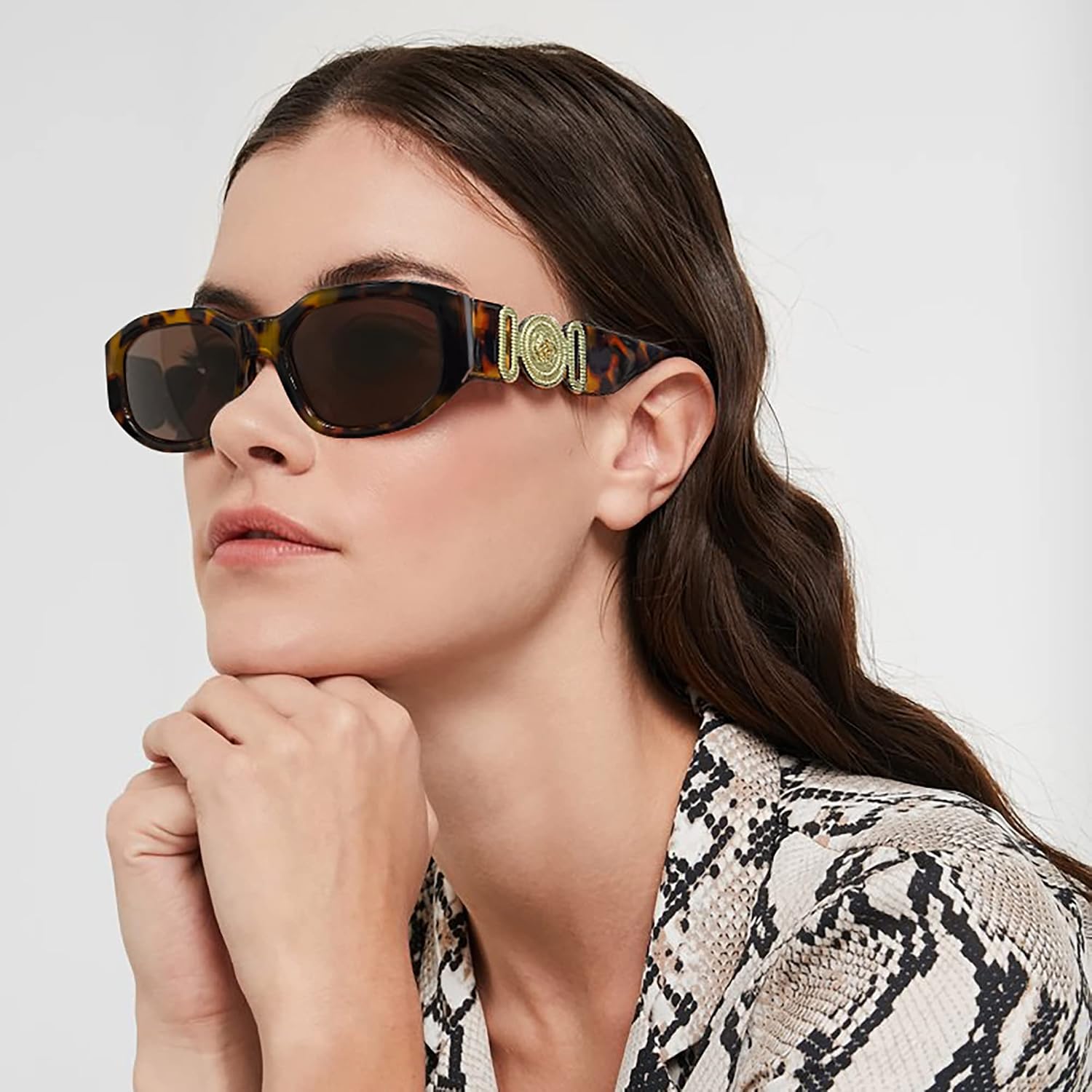 商品图片 87 | B0B5V7T75J | FEISEDY Retro Trendy Rectangle Sunglasses Women Men Narrow Shades B2322