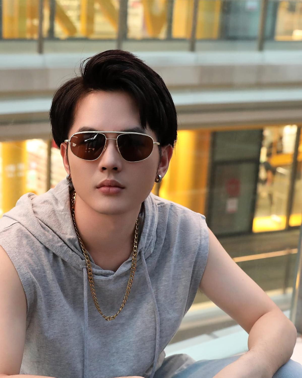 ÉÌƷͼƬ 18 | B09XDVK9DG | FEISEDY Retro Trendy Aviator Sunglasses Women Men 90s Small Vintage Glasses Stylish Gold Metal Oval Sunglasses B2906