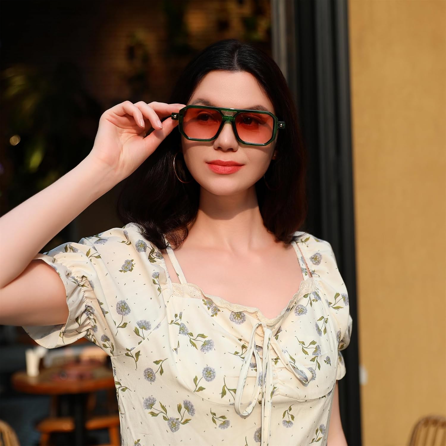 商品图片 153 | B09YTJ4FQZ | FEISEDY Vintage Square 70s Flat Aviator Sunglasses Women Men Classic Retro Stylish Frame UV400 Sunglasses B2622
