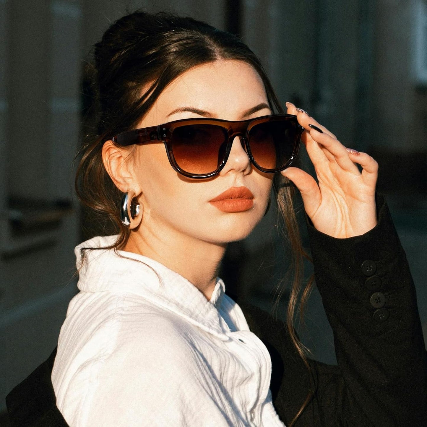 商品图片 3 | B0D8JDCTKS | FEISEDY Square Sunglasses for Women Men Unisex Curved Style Shades Designer Sun Glasses B0214