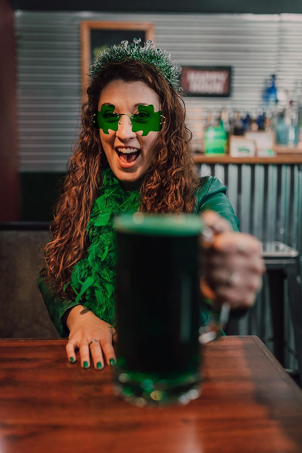 商品图片 14 | B0BX63CDKK | FEISEDY St. Patrick's Day Irish Shamrock Sunglasses Lucky Green Leprechaun Costume Eyeglasses for Women Men B2369