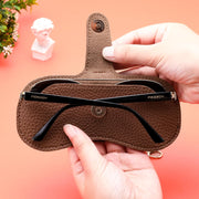 商品图片 2 | B0FGXSC9RB | FEISEDY Soft Leather Sunglass Case-Slim Portable Glasses Holder for Women