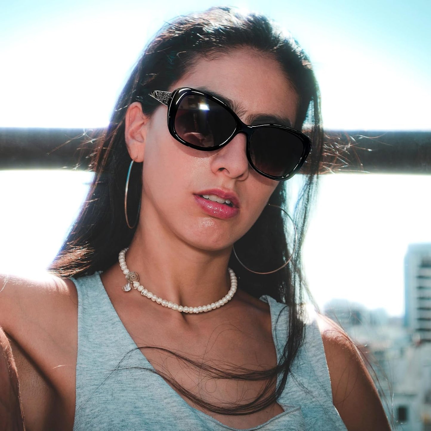 商品图片 31 | B0D2RBKKPD | FEISEDY Polarized Women Sunglasses Retro Shades Photochromic Lens Sparkling Crystal Sunglasses UV400 Protection B0144
