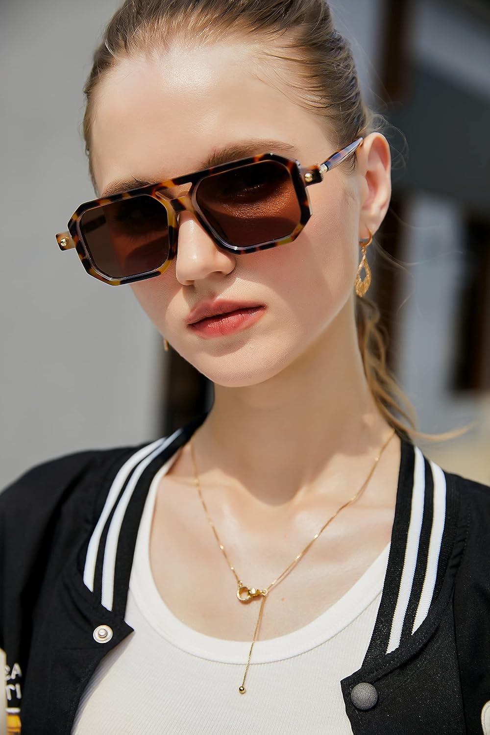 商品图片 2 | B09YTJ4FQZ | FEISEDY Vintage Square 70s Flat Aviator Sunglasses Women Men Classic Retro Stylish Frame UV400 Sunglasses B2622