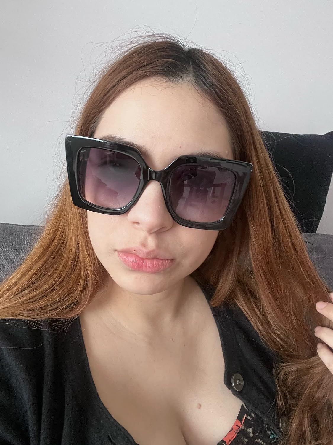商品图片 95 | B08HVPGJW5 | FEISEDY Sunglasses Womens Trendy, Oversized Square Shades, Pearl Inlay Cat Eye Frame UV400 Protection B2625