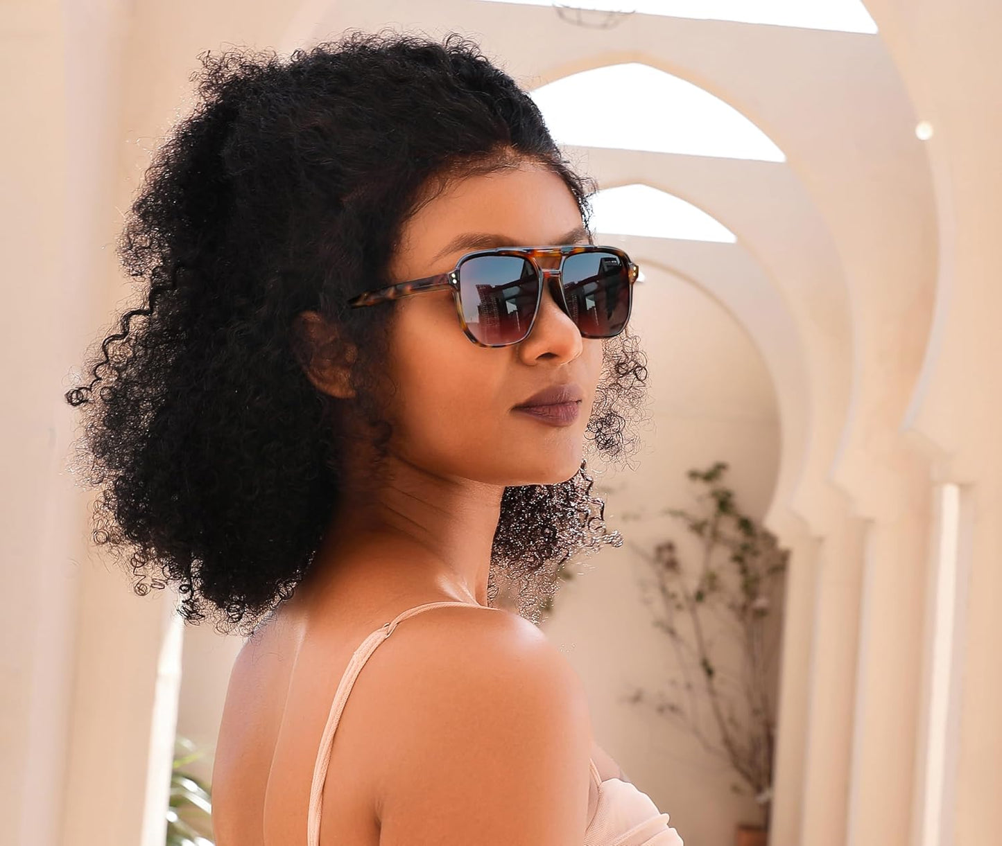 商品图片 22 | B09J8999GR | FEISEDY Retro Square Aviator Sunglasses Women Men 70s Vintage Trendy Plastic Frame Sun Glasses B2835