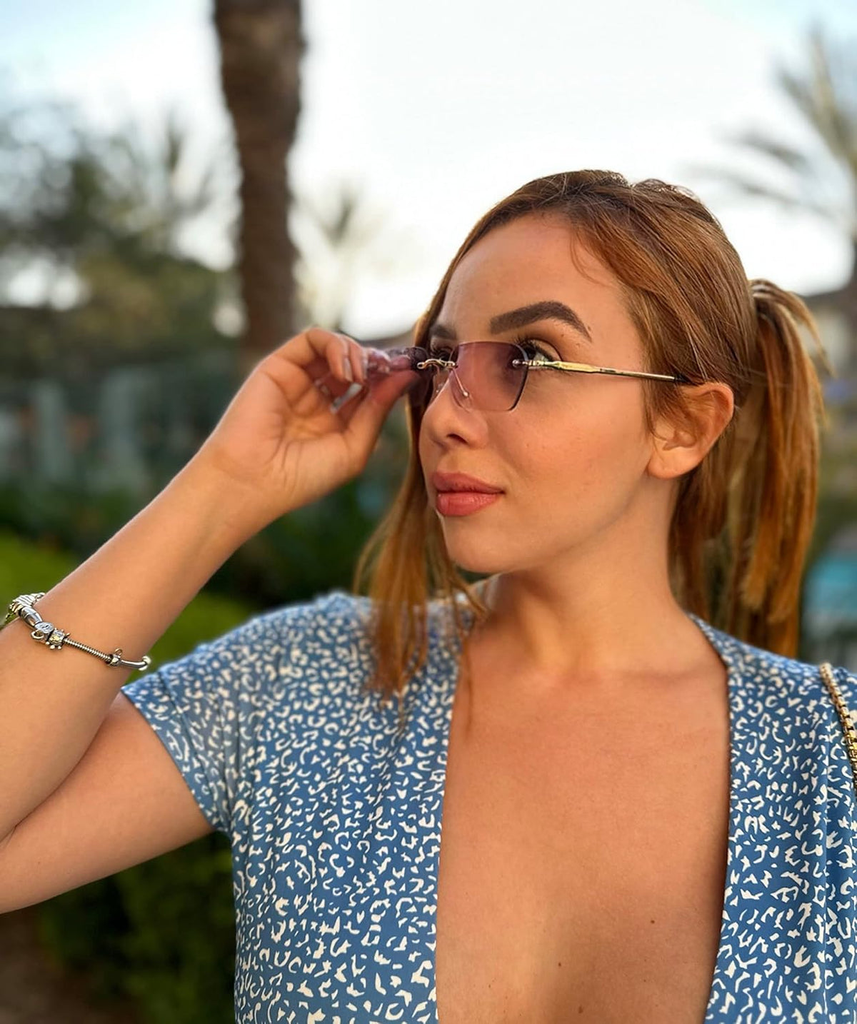 ÉÌƷͼƬ 42 | B0CY2Q4VW1 | FEISEDY Rimless Sunglasses Y2K Retro Small Narrow Rectangle Shades B2643