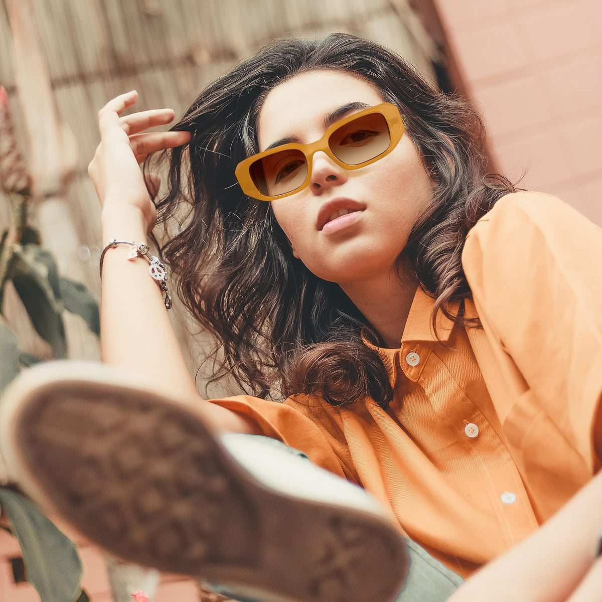 商品图片 28 | B0BV5YP1F2 | FEISEDY Retro Rectangle Sunglasses for Women Trendy Small Square Sunglasses 90s Vintage Shades B2968