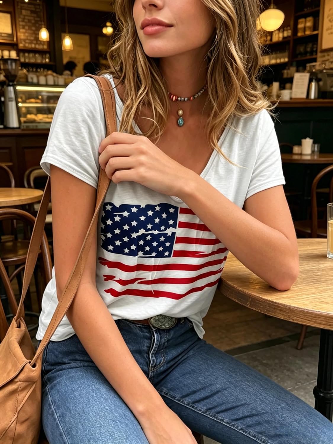 商品图片 5 | B0H4JVLT77 | Women's 4th of July American Flag Print T-Shirt, V Neck Short Sleeve Patriotic Casual Tops for Independence Day, White