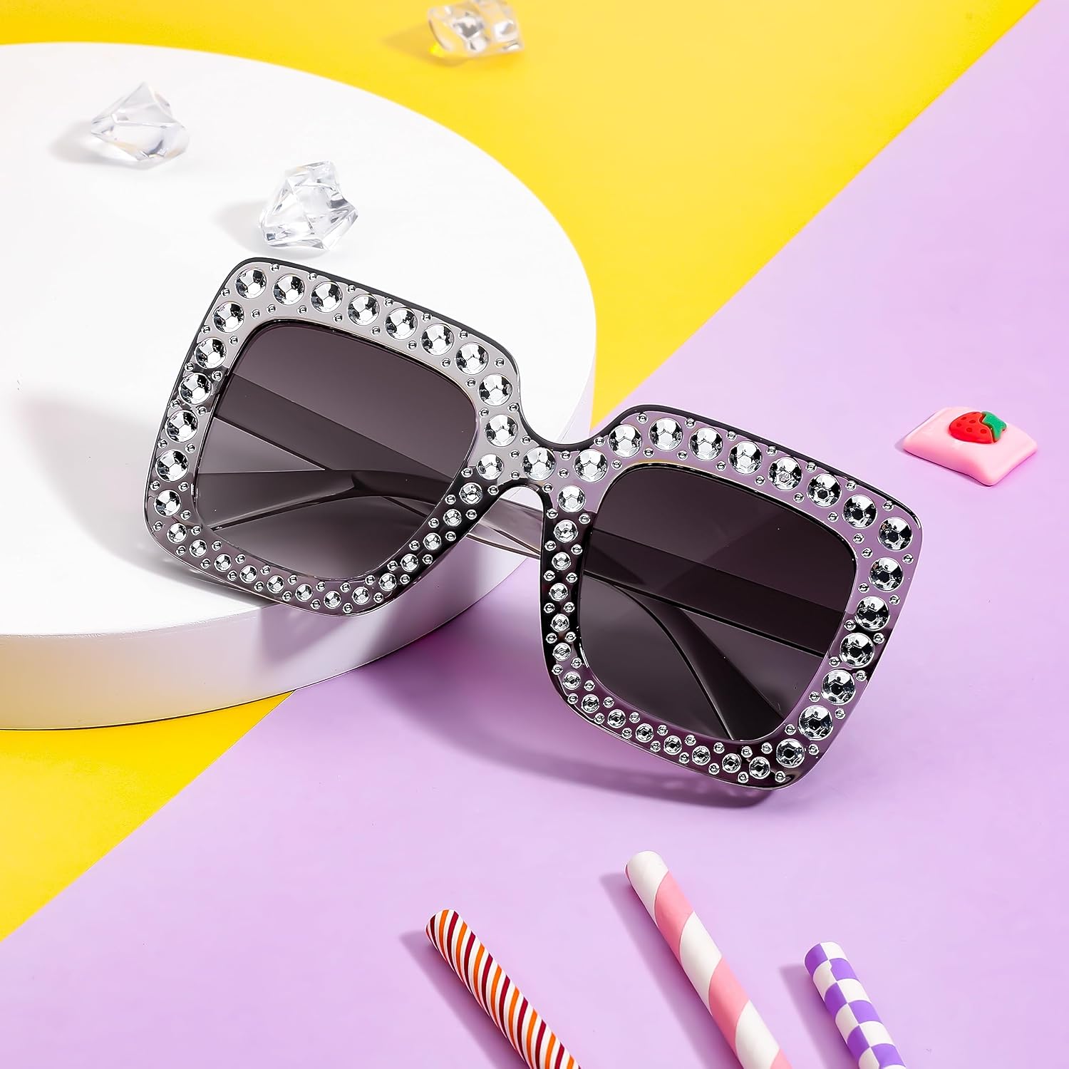 商品图片 26 | B0CFHLB4YT | FEISEDY Kids Sunglasses for Girls Oversized Square Sparkling Party Sun Glasses Lightweight Fashion Shades B0053