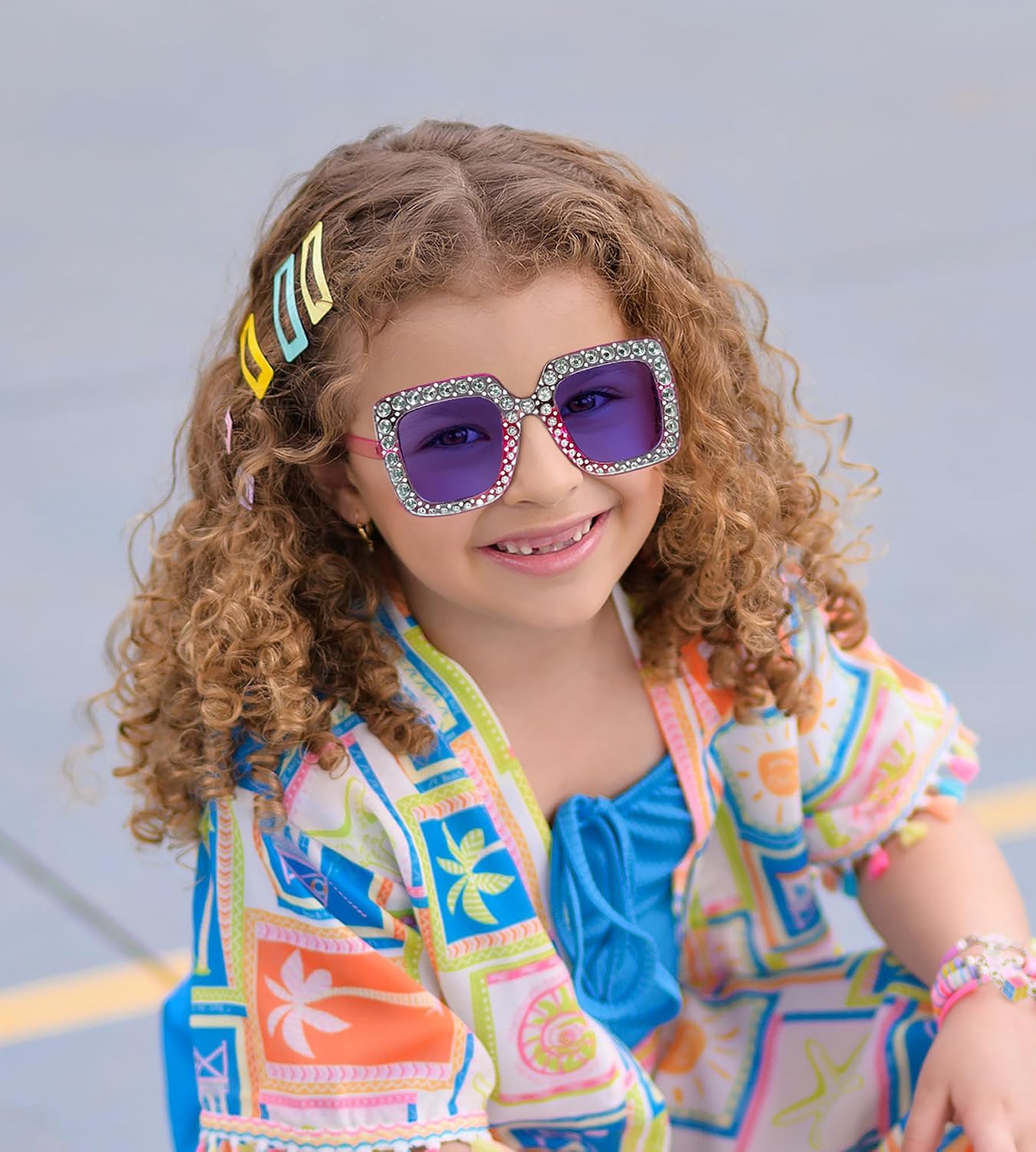 商品图片 9 | B0CFHLB4YT | FEISEDY Kids Sunglasses for Girls Oversized Square Sparkling Party Sun Glasses Lightweight Fashion Shades B0053