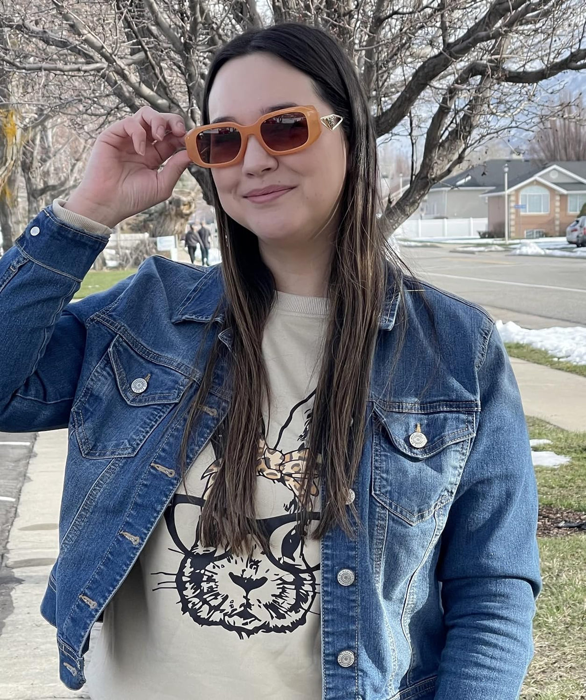 商品图片 23 | B0BV5YP1F2 | FEISEDY Retro Rectangle Sunglasses for Women Trendy Small Square Sunglasses 90s Vintage Shades B2968