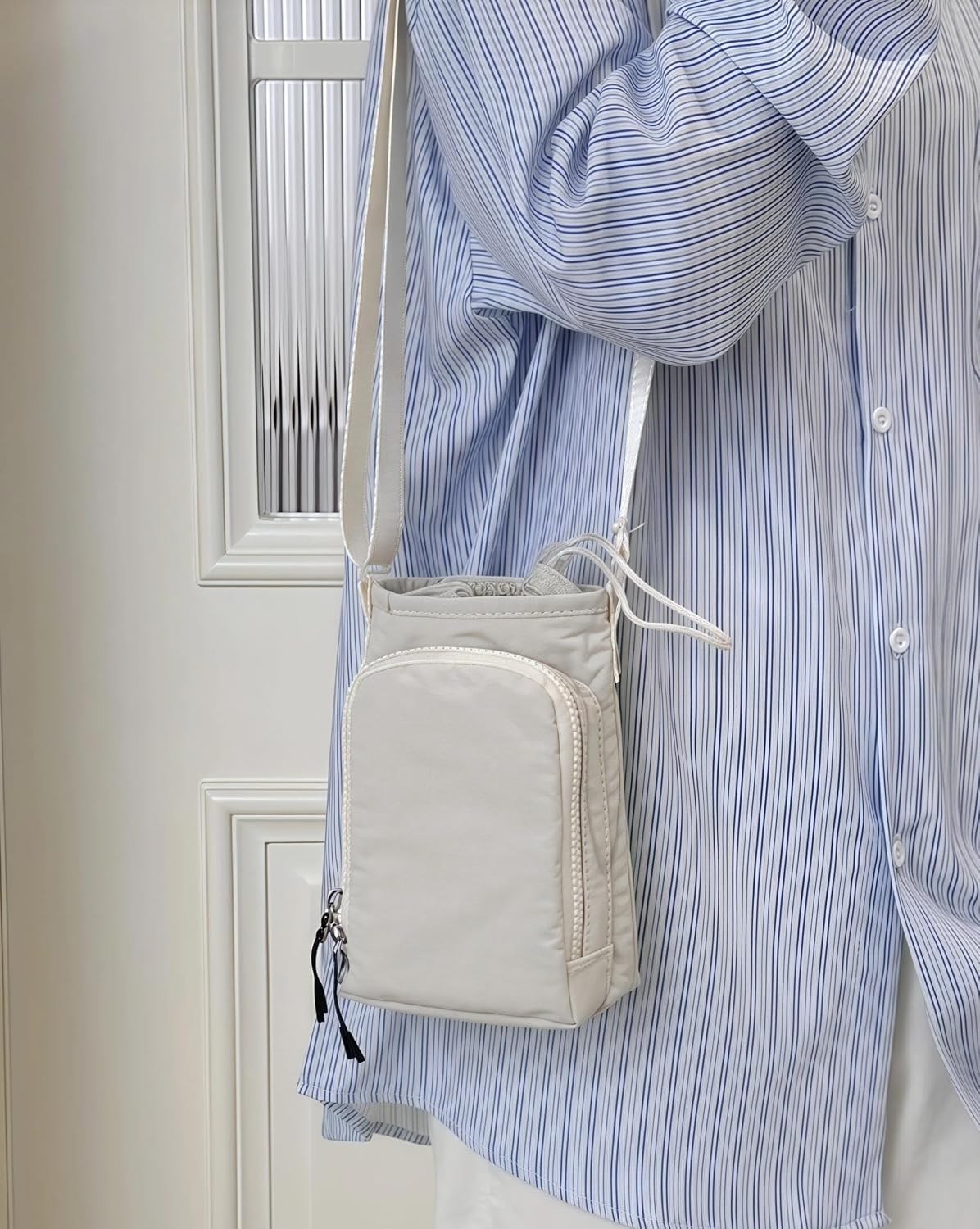 商品图片 4 | B0G3PFJC3F | Water Bottle Sling Bag with Phone Purse, Crossbody Water Bottle Bag with Drawstring & Zipper Pockets, Outdoor Shoulder Bag